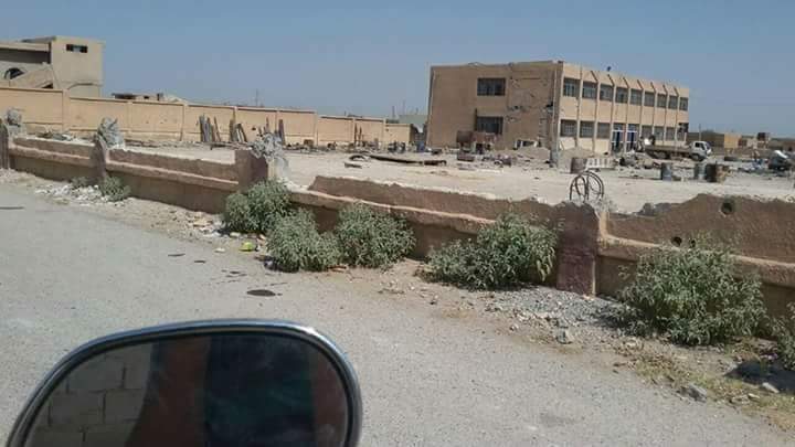طائرات التحالف تقصف الجامع والمدرسة في قرية “الغانم العلي” في ريف الرقة الشرقي
